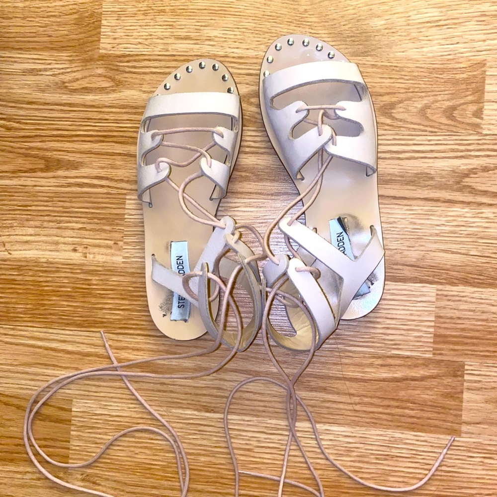 Tie up leg sandals